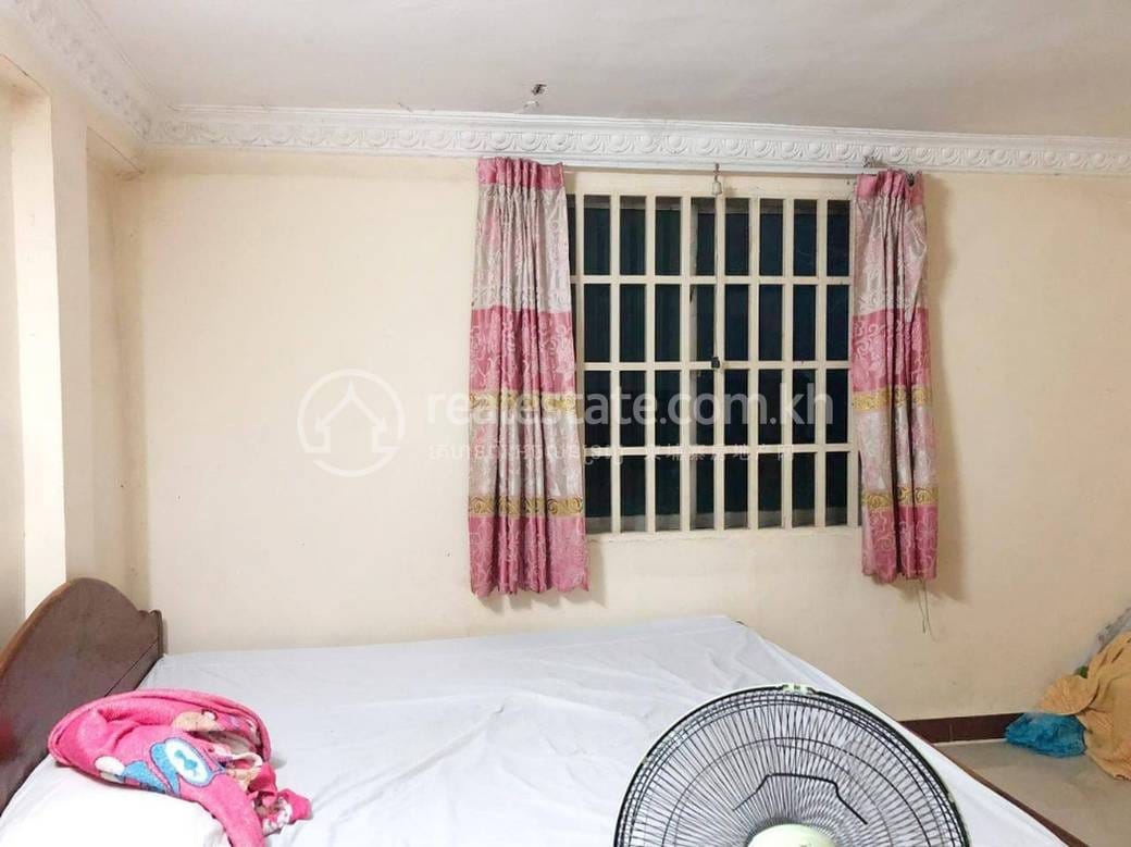 ផ្ទះល្វែង សំរាប់លក់ នៅ កន្ទោក, កំបូល, ភ្នំពេញ