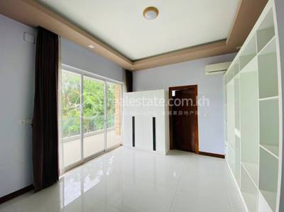  , Tonle Bassac, Chamkarmon, プノンペン