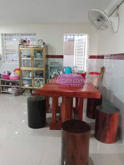 Chaom Chau 1 แฟลตเฮ้าส์ สำหรับขาย ใน Chaom Chau 1