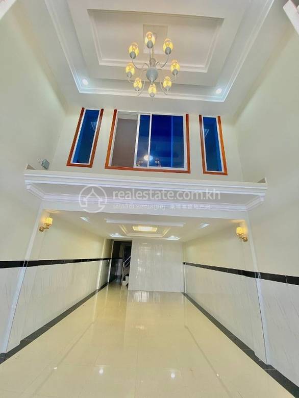 House and lot For Sale with 2 Parking Space