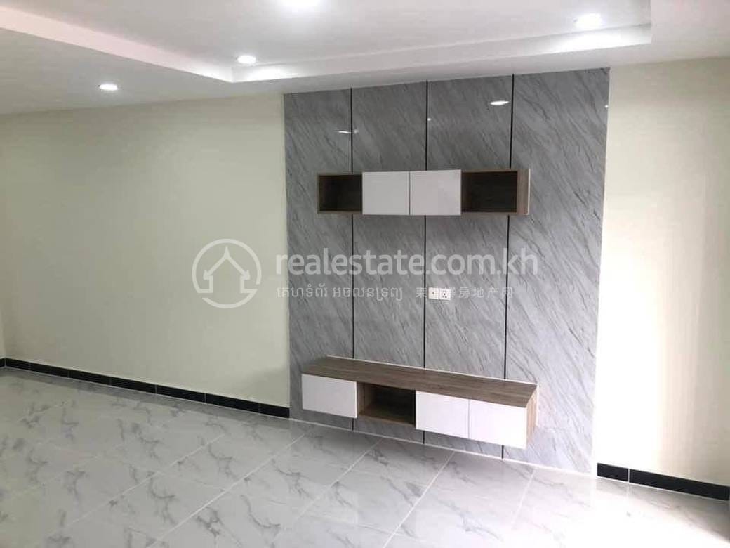 House and lot สำหรับขาย พร้อมที่จอดรถ 2 คัน