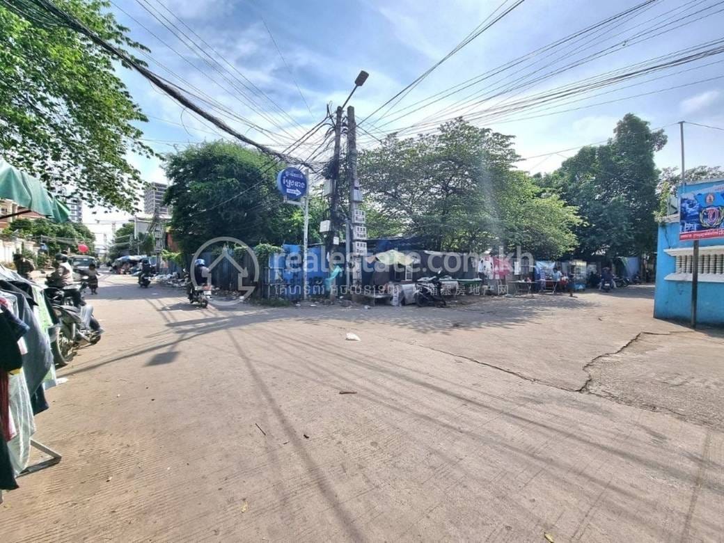 ដី សំរាប់លក់ នៅChamkarmon តម្លៃ $3,250,800