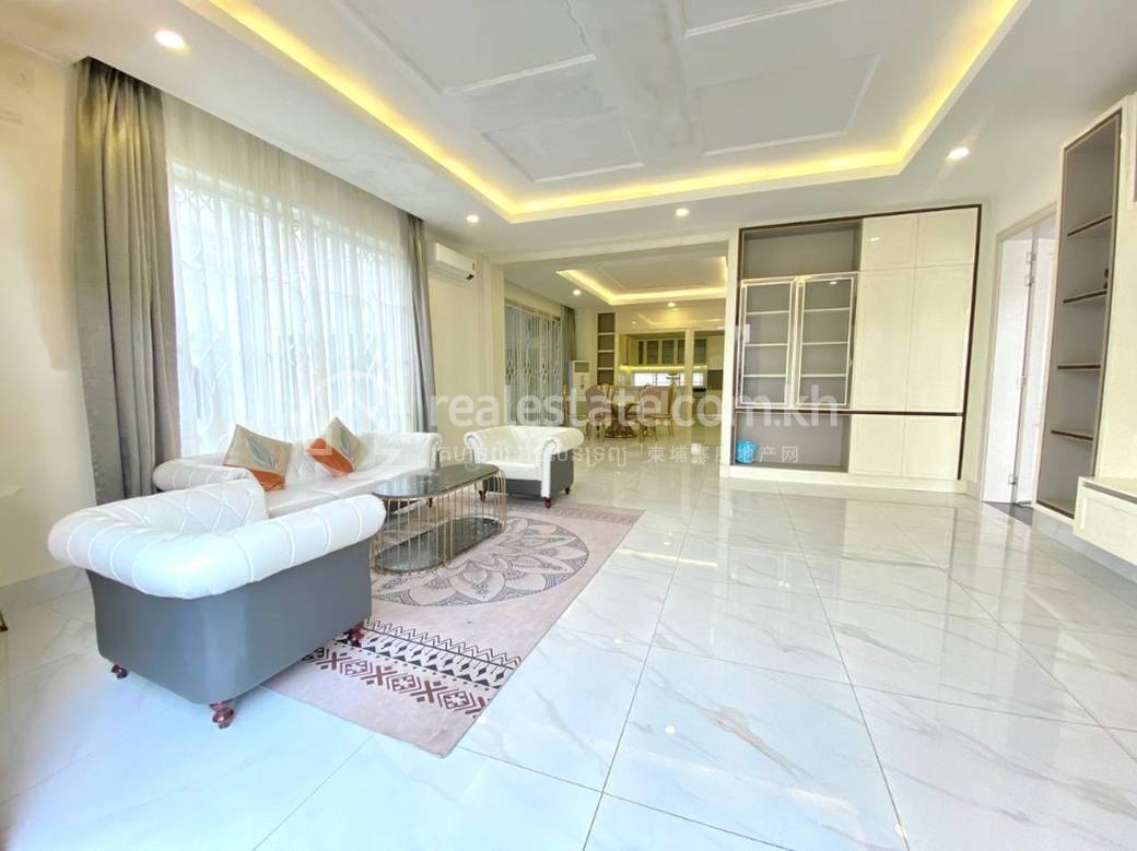 Chbar Ampov에 있는 별장 For Sale & Rent $1,100,000