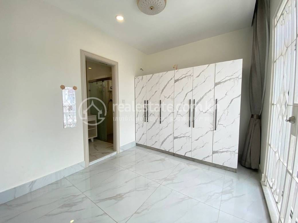 Nirouth Nirouth에 있는 별장 For Sale & Rent