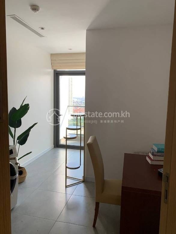 Apartment For Rent in Chamkarmon $1,300
