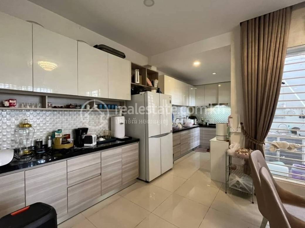วิลล่า สำหรับเช่า ใน Chbar Ampov $1,400