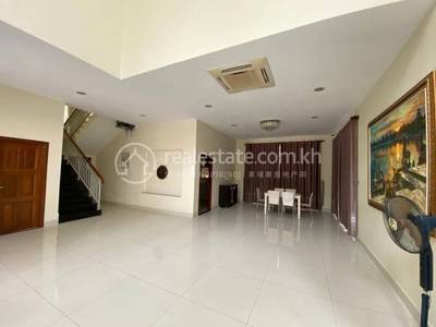 Tonle Bassac Apartment For Rent in Tonle Bassac