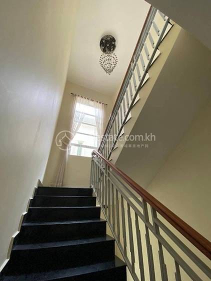 Chamkarmon Apartment For Rent in Chamkarmon