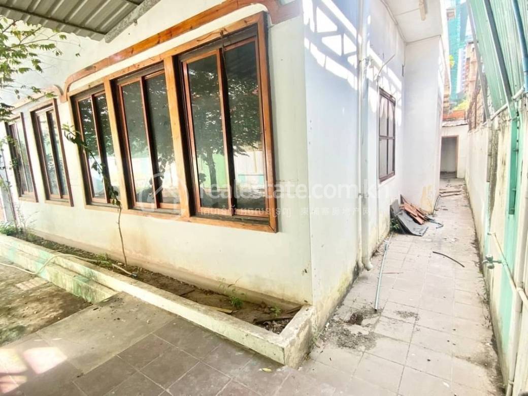 10 Bedrooms Villa For Rent for $7,000