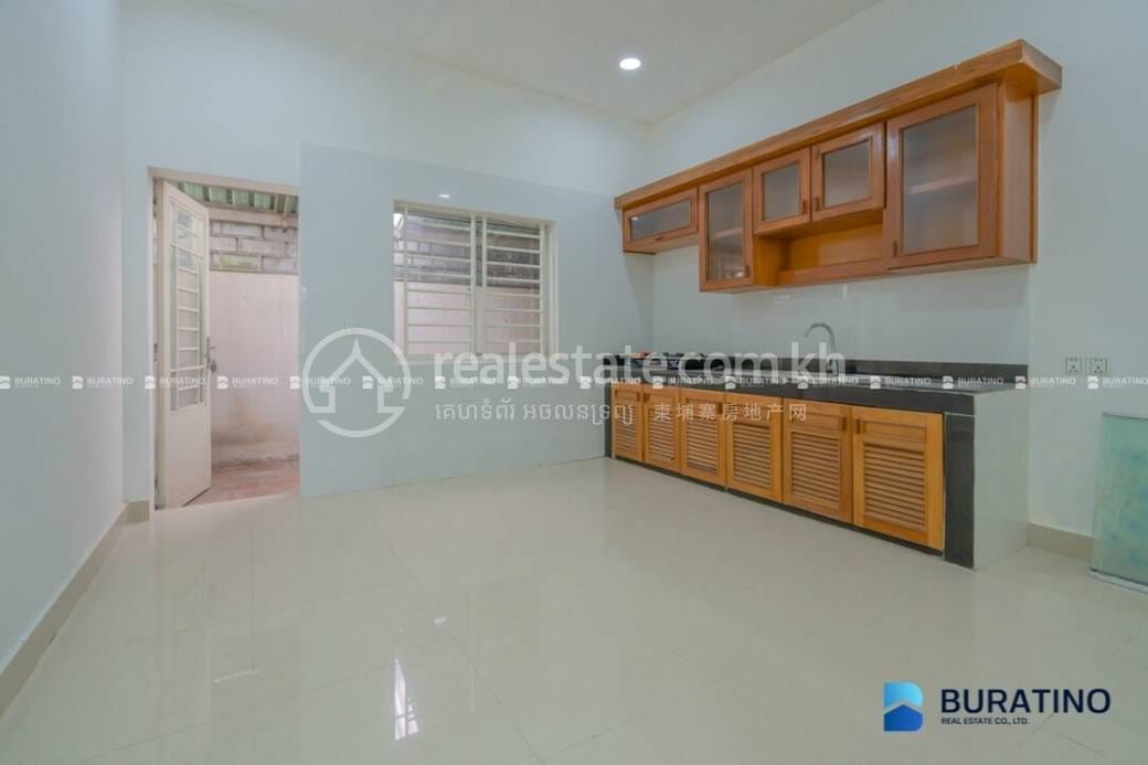 Por Sen Chey Maison mitoyenne À vendre à Por Sen Chey