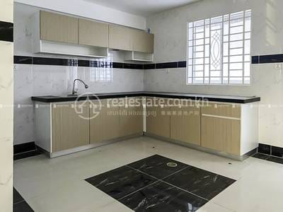 4 Bedrooms House and lot Na prodej for $119,000
