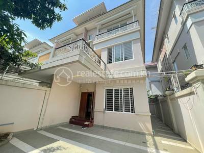 residential Twin Villa for rent in Nirouth ID 227193