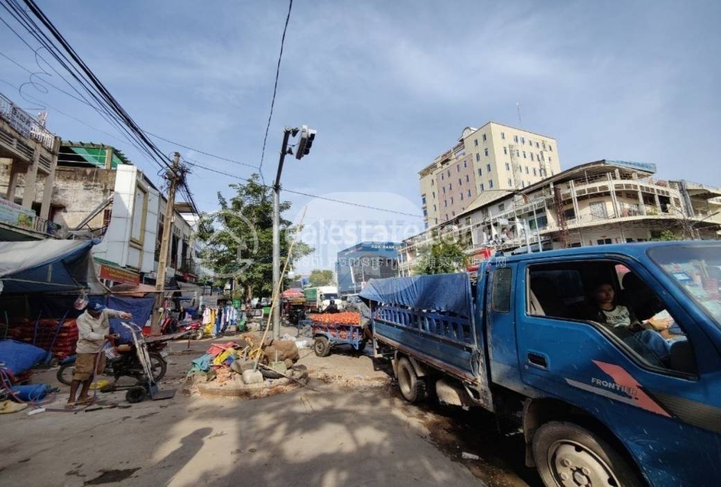 Shophouse For Sale & Rent with 1 Parking Space