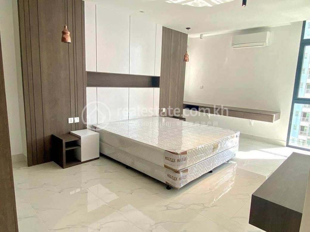 $1,200 Flat