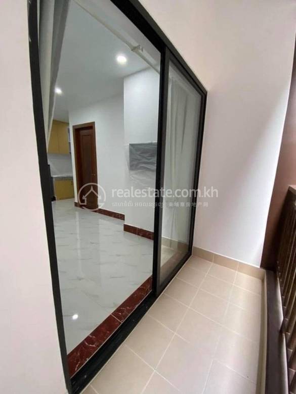 Chamkarmon Condo For Rent in Chamkarmon