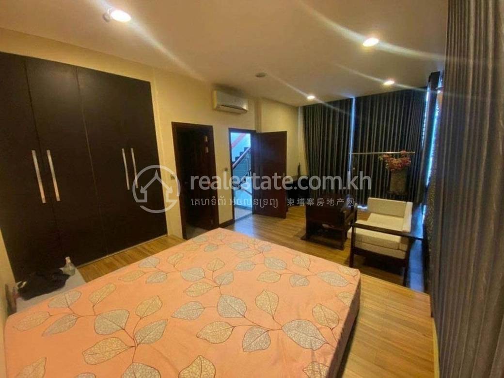 House and lot Для Аренды in Тонле Бассак, Чамкармон, Пномпень