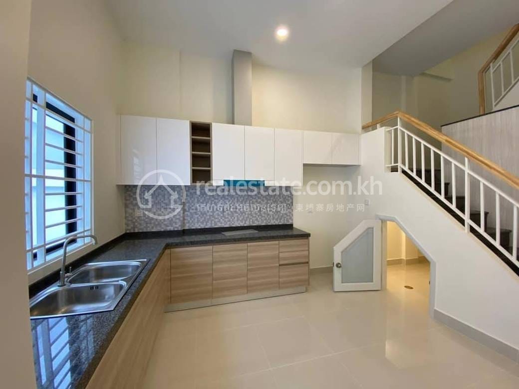 Chbar Ampov平房出租，价格$500