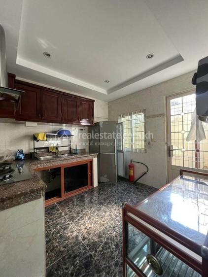 House and lot Для Аренды in Chamkarmon $3,000