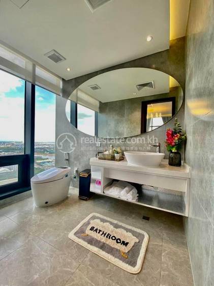 Condo À louer à Chamkarmon $12,000