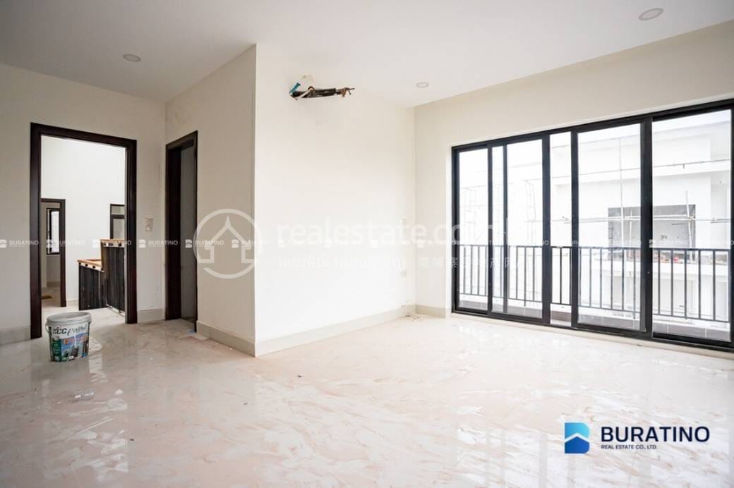 Shophouse Na prodej in Por Sen Chey $185,000