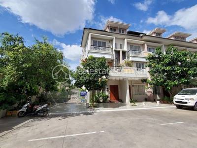 residential Twin Villa for rent ใน Nirouth รหัส 226853