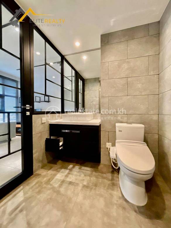 Apartment For Rent with 1 Parking Space