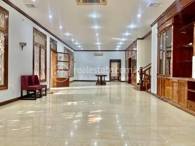 ទន្លេបាសាក់, ចំការមន, ភ្នំពេញ