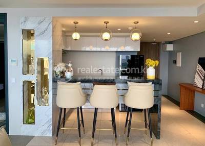 Apartment For Rent in Tonle Bassac, Chamkarmon, Phnom Penh