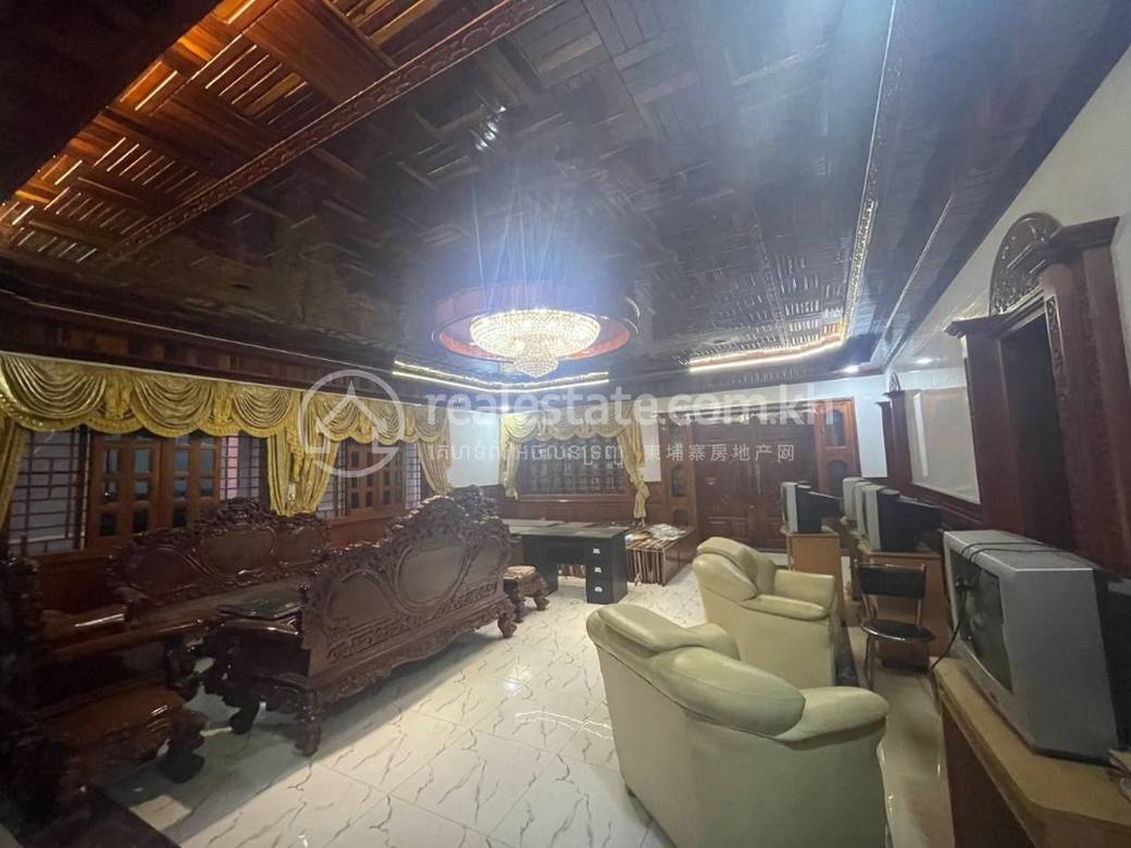 240 sqm Living Size Villa For Sale & Rent in 7 Makara