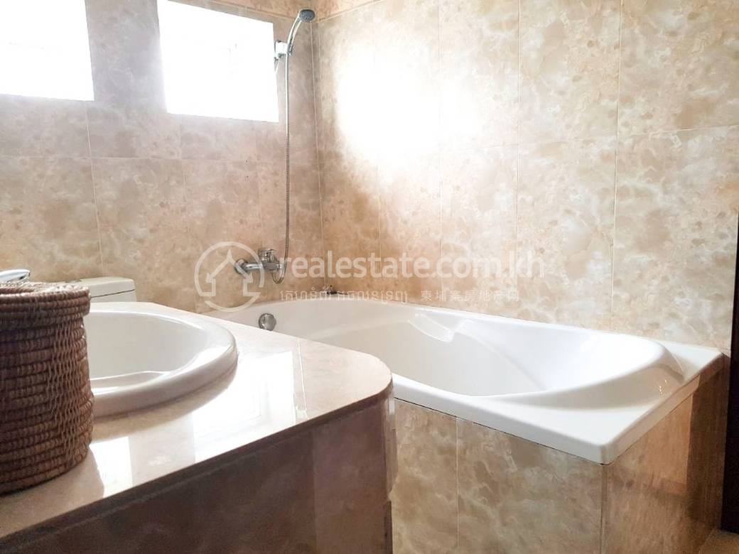 Siem Reap Hotel For Sale in Siem Reap