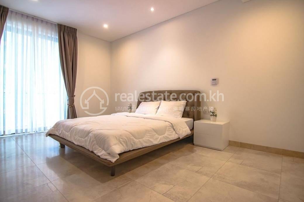 Chamkarmon Condo For Rent in Chamkarmon