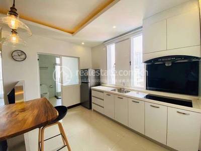Wat Phnom Serviced Apartment For Rent in Wat Phnom