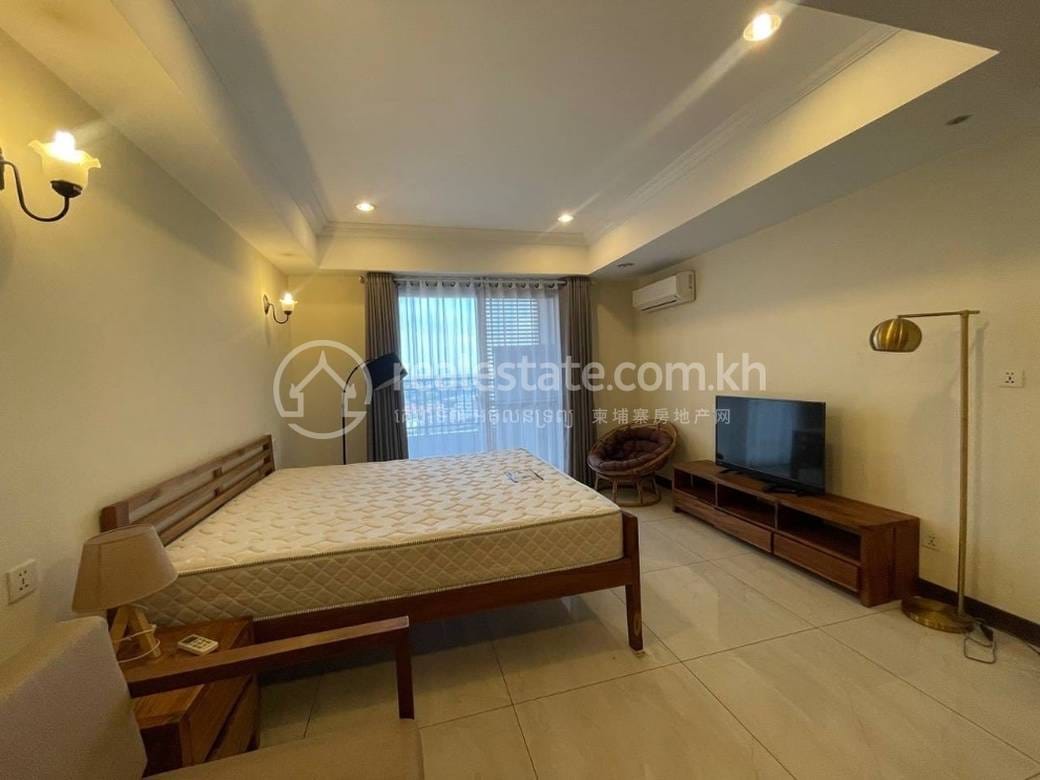 Condo For Rent in Chamkarmon $400