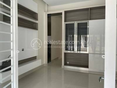   , និរោធ, ច្បារអំពៅ, ភ្នំពេញ