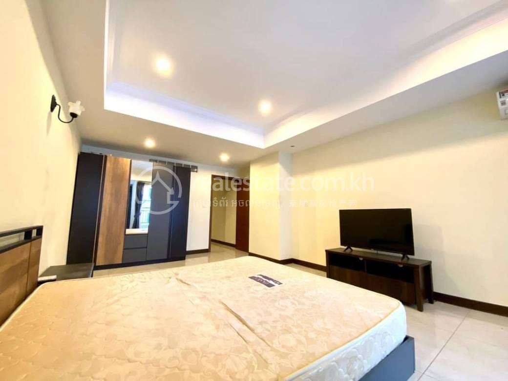 Condo For Rent in Chamkarmon $400