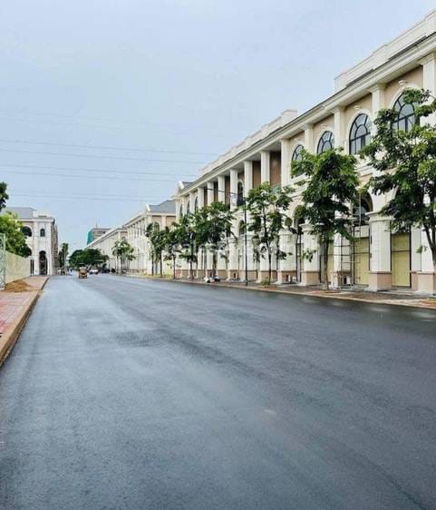 MeancheyCommercialShophouse出租，价格$1,000