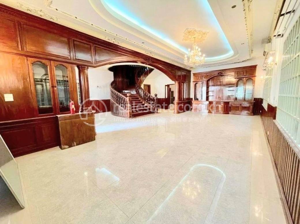 Villa For Rent in Boeng Reang, Daun Penh, Phnom Penh