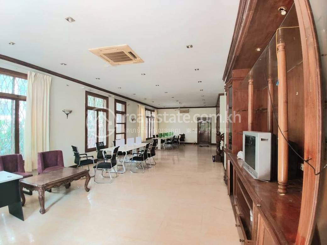 Chamkarmon别墅出租，价格$3,300