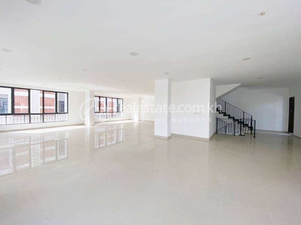 Srah Chak Shophouse Na prodej in Srah Chak