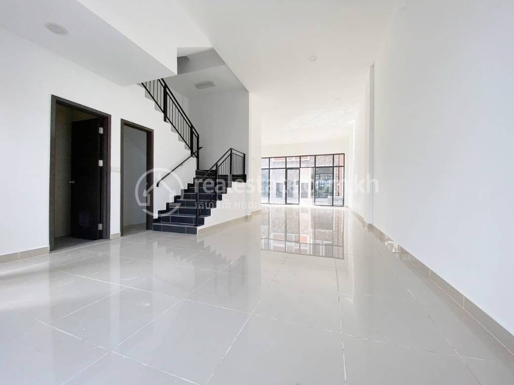 ตึกแถว สำหรับขาย ใน Daun Penh $985,045