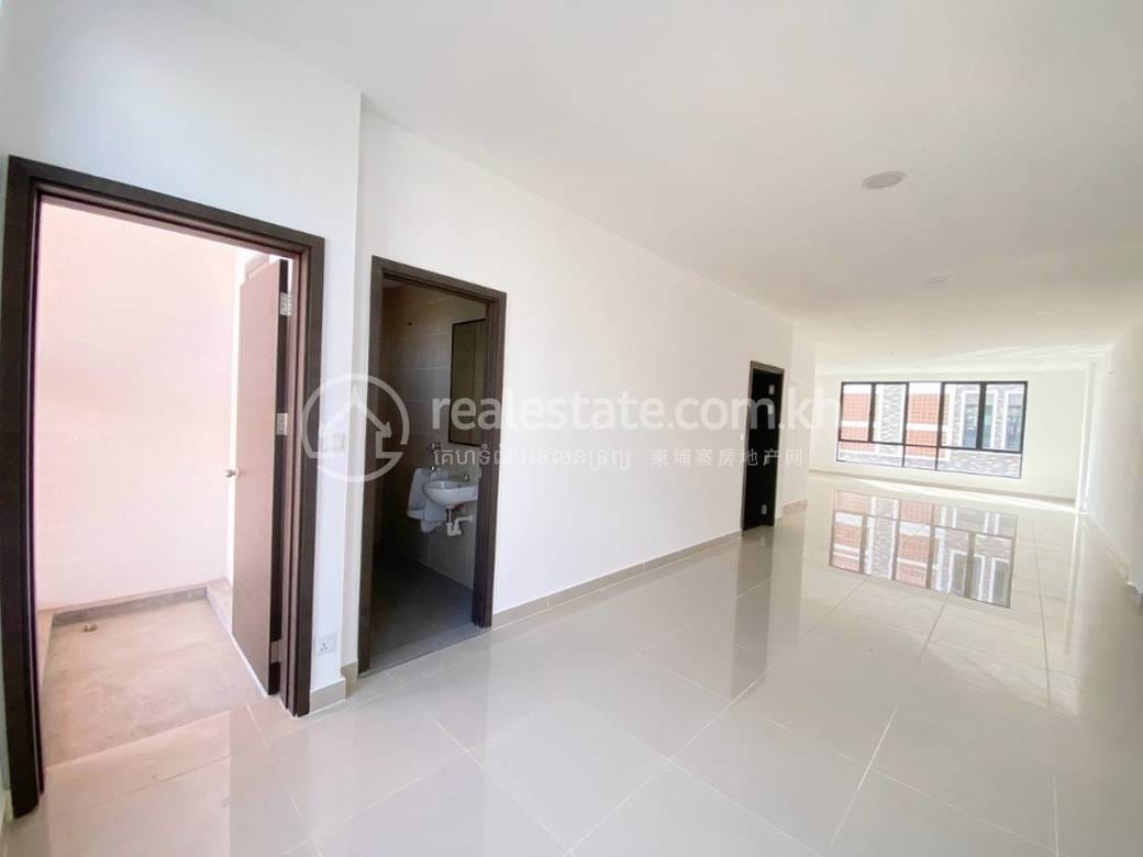 ตึกแถว สำหรับขาย ขนาดที่ดิน 86 ตร.ม. ราคา $985,045