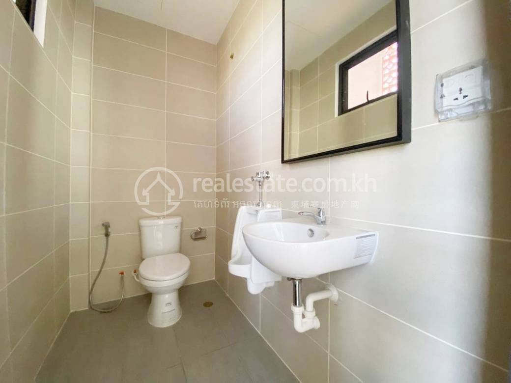 ตึกแถว สำหรับขาย ขนาดที่ดิน 118 ตร.ม. ราคา $1,738,950