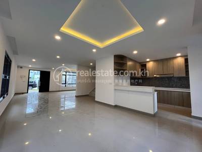  , ជើងឯក, ដង្កោរ, ភ្នំពេញ