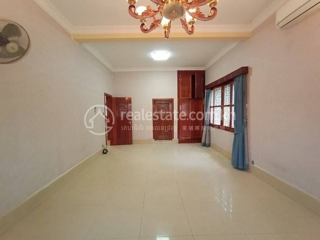 Villa À louer à Tonle Bassac, Chamkarmon, Phnom Penh