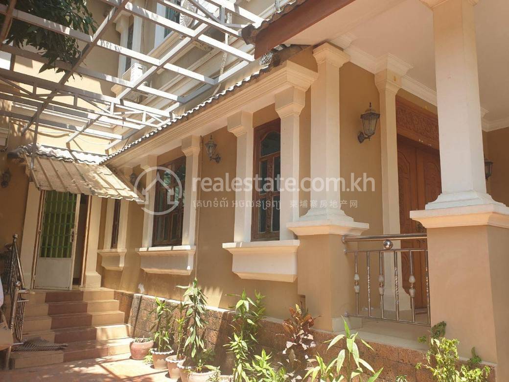 Villa For Sale & Rent in Chbar Ampov $400,000
