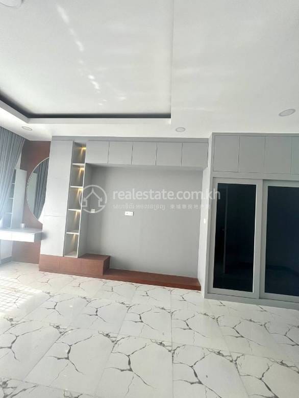 Dom z lokalem handlowym Na wynajem w Kouk Roka, Prek Pnov, Phnom Penh