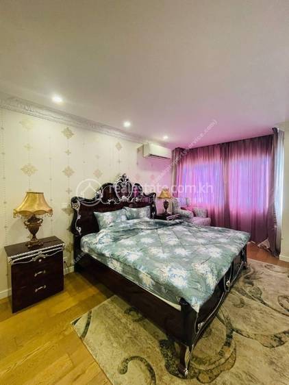 Condo For Rent in Chamkarmon $1,100