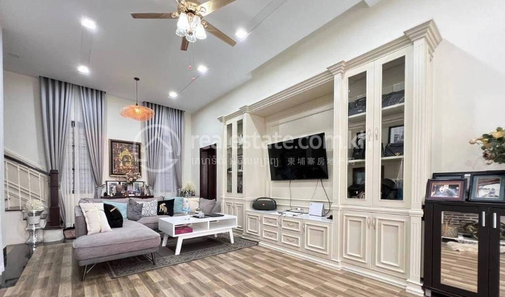 Villa For Rent in Tuek Thla, Sen Sok, Phnom Penh