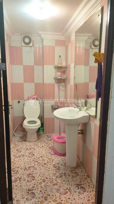 5 Bedrooms Shophouse K pronájmu for $1,500