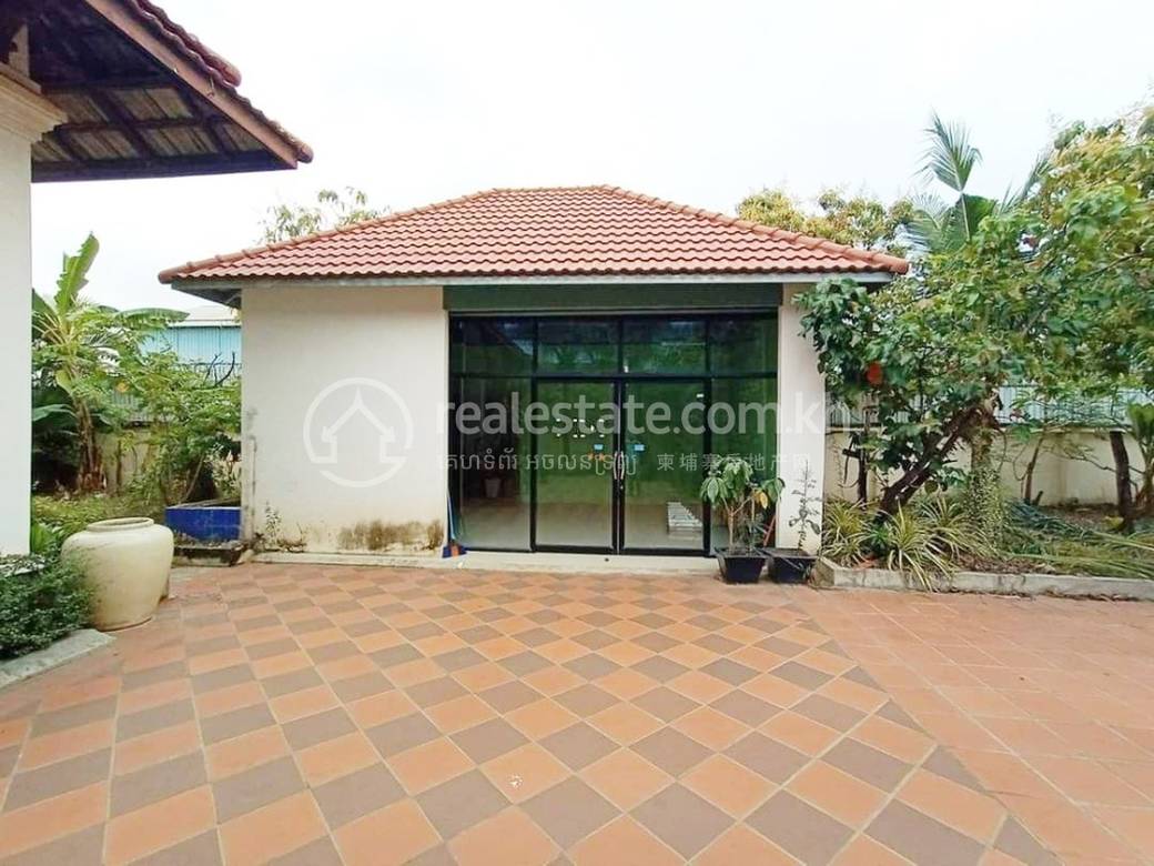 Villa À louer à Sen Sok $1,300